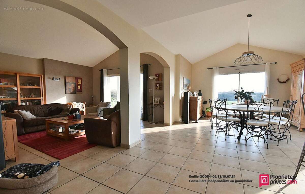 Maison à MAULEVRIER