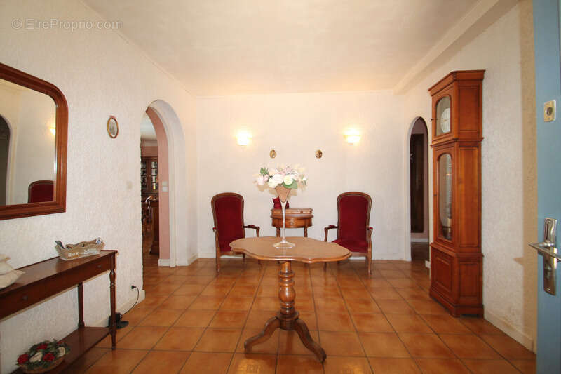 Maison à vendre 5 pièces TONNEINS (47) 190m² habitables- Piscine- Garage- Terrain 693m² - photo 7