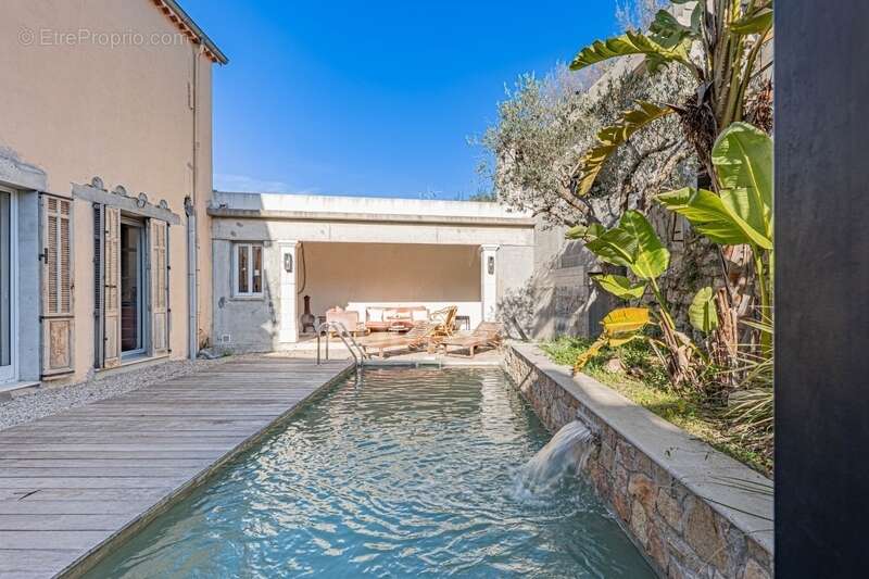 Mougins / à vendre Propriété type MAZET avec dépendance, piscine et garage pour 2 véhicules - photo 5