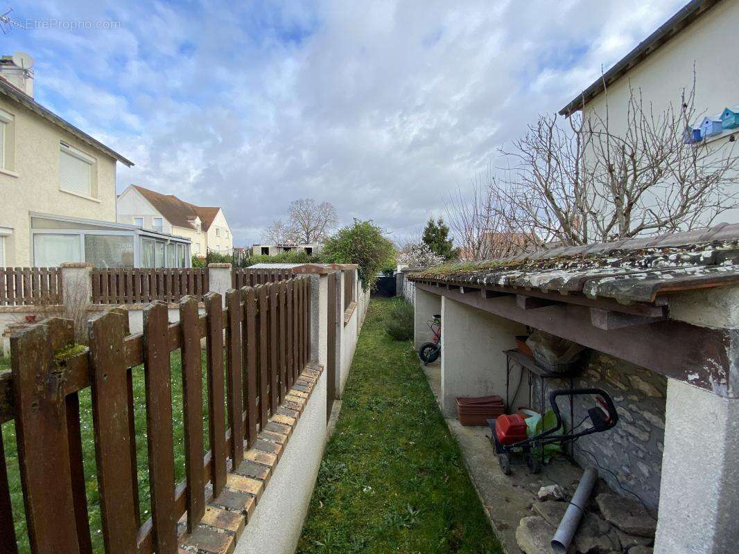 Maison à ROSNY-SUR-SEINE