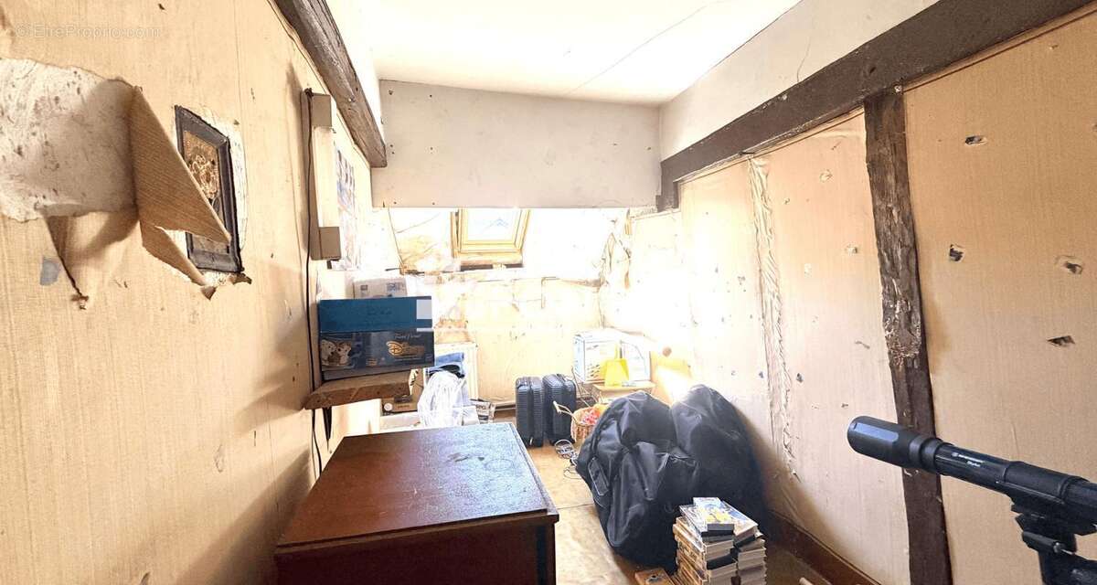 Maison à Rénover 3 pièces, 2 chambres avec garage et beau jardin en Centre Ville de La Flèche - photo 17