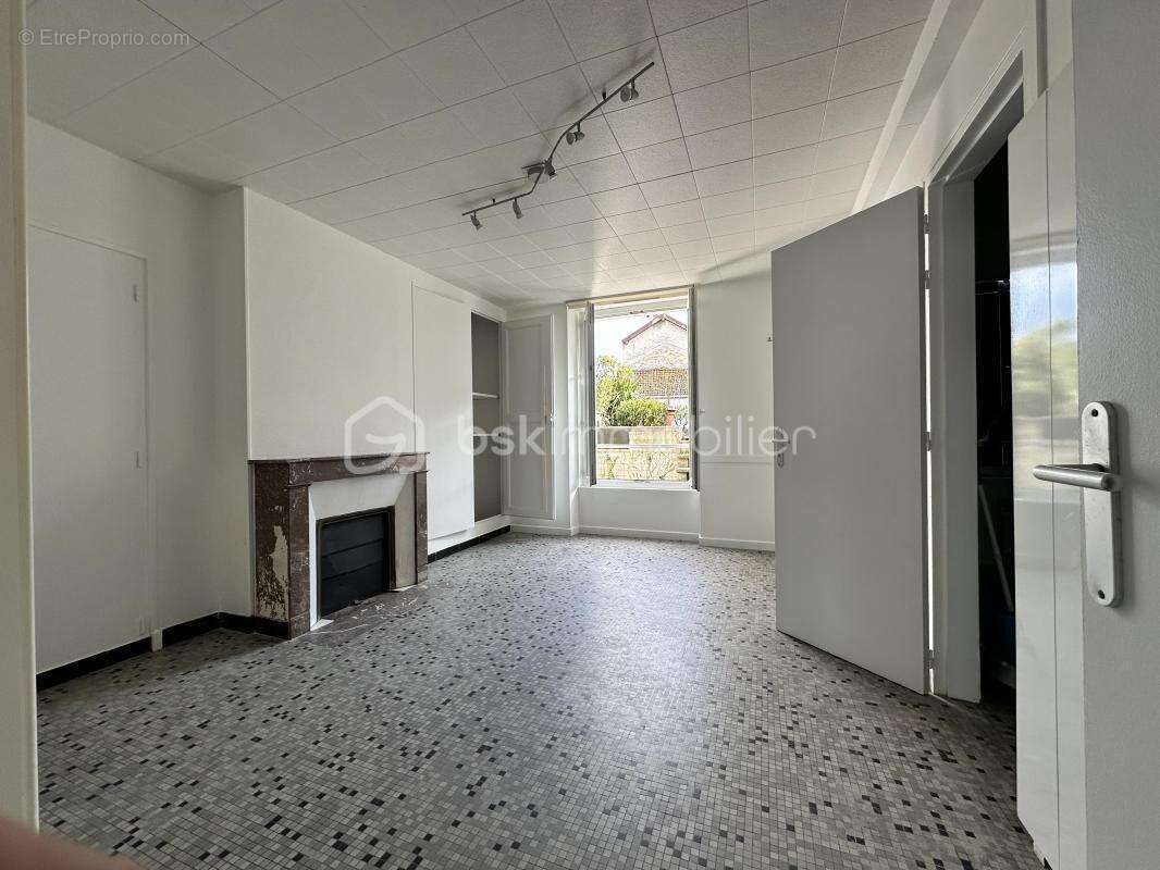 Appartement à LA FERTE-GAUCHER