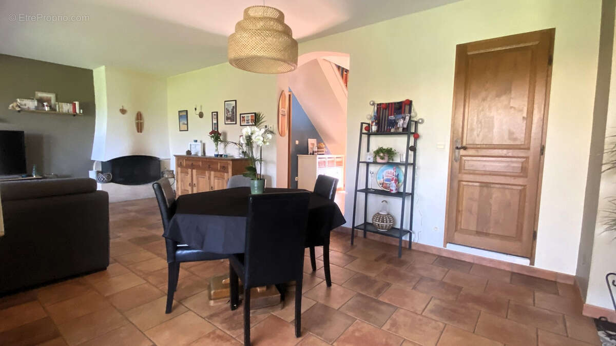 Maison à MORIGNY-CHAMPIGNY