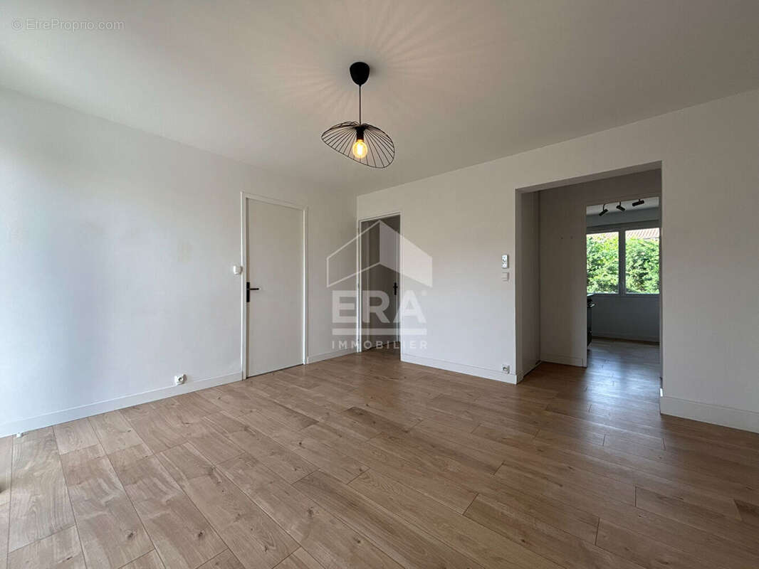 Appartement à SORGUES