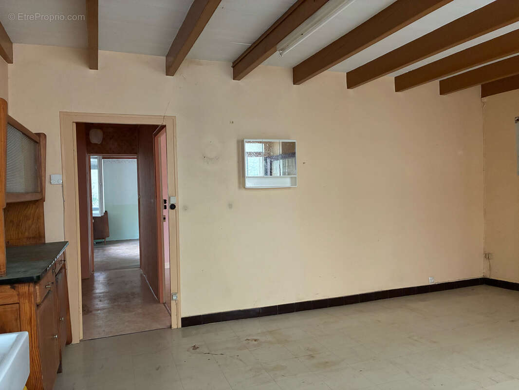 Maison à CASTELNAU-MONTRATIER