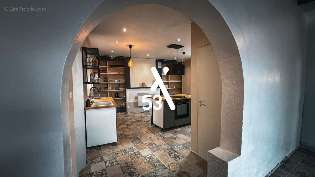 Maison à SAINT-MARTIN-AU-LAERT