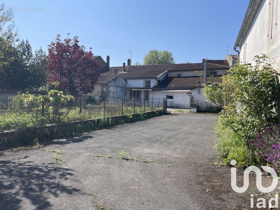 Photo 1 - Maison à JARNAC-CHAMPAGNE