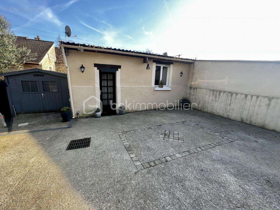 Maison à CRECY-LA-CHAPELLE