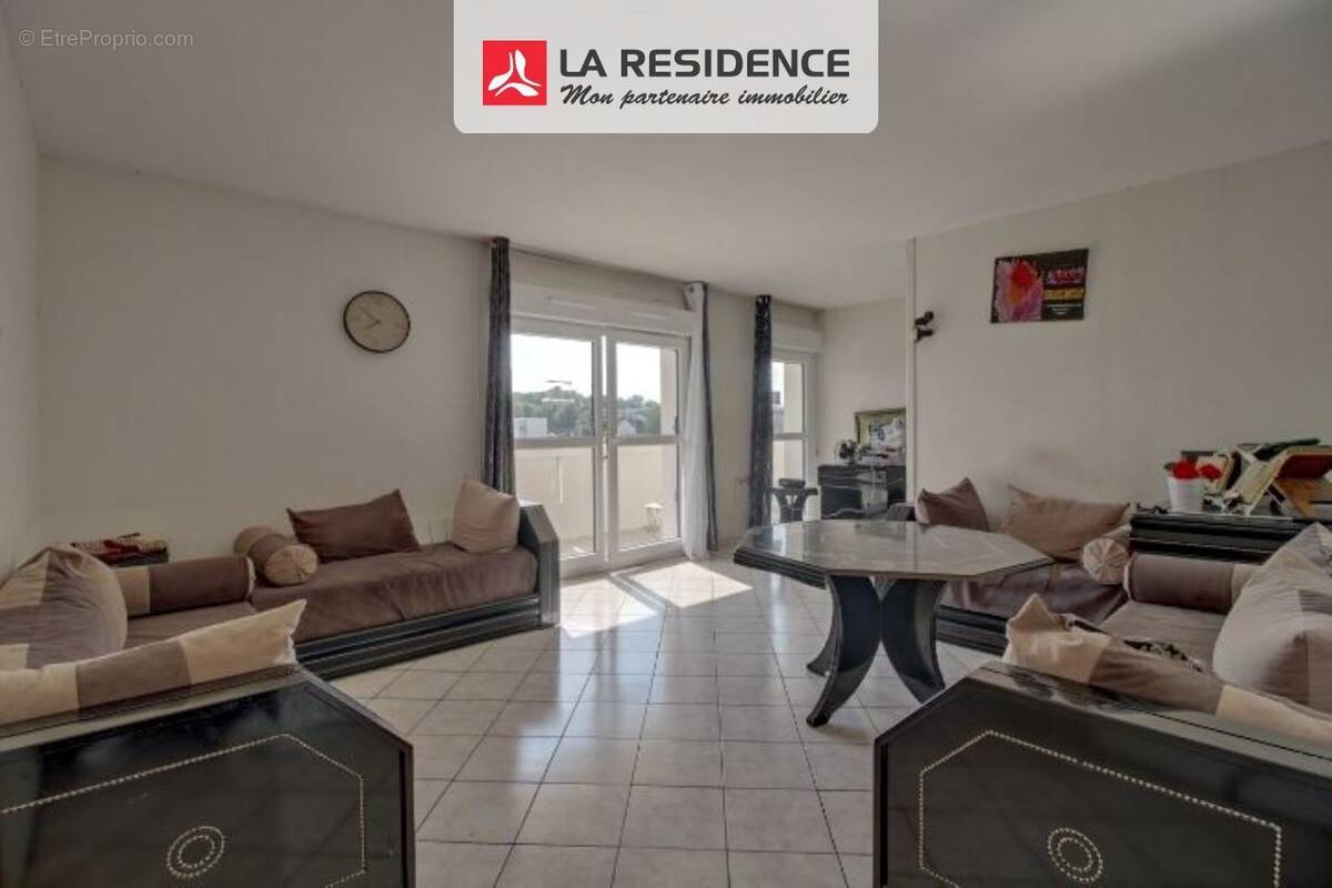 Appartement à LES MUREAUX