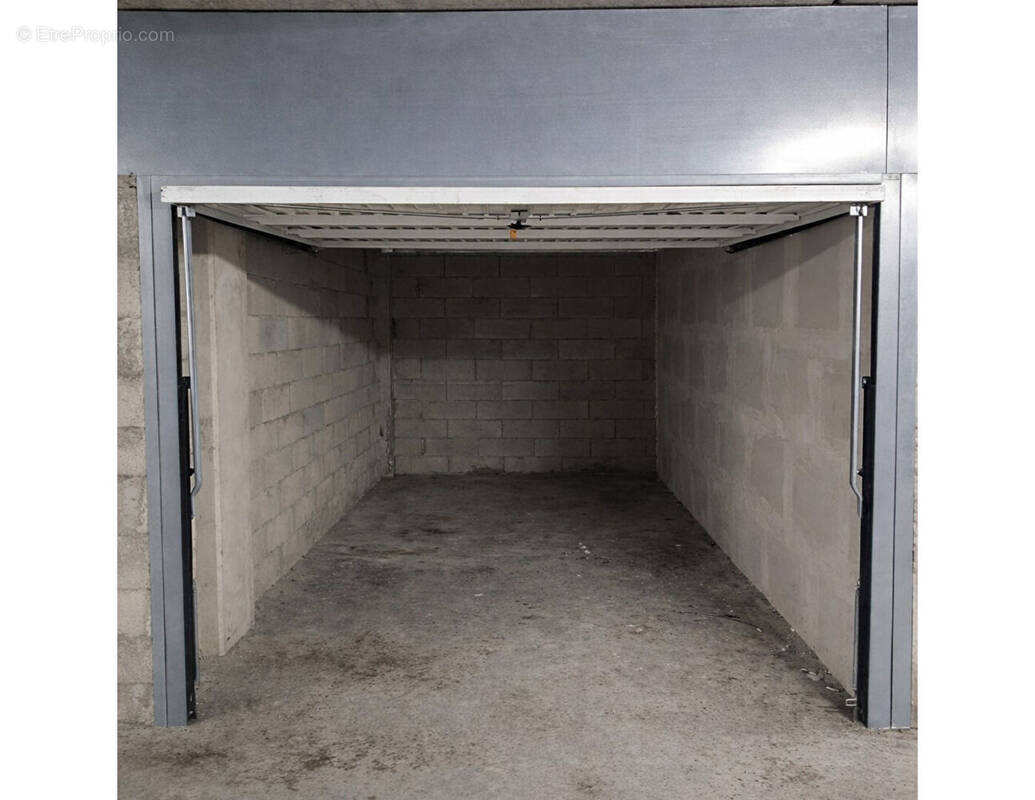 Parking à BLAGNAC