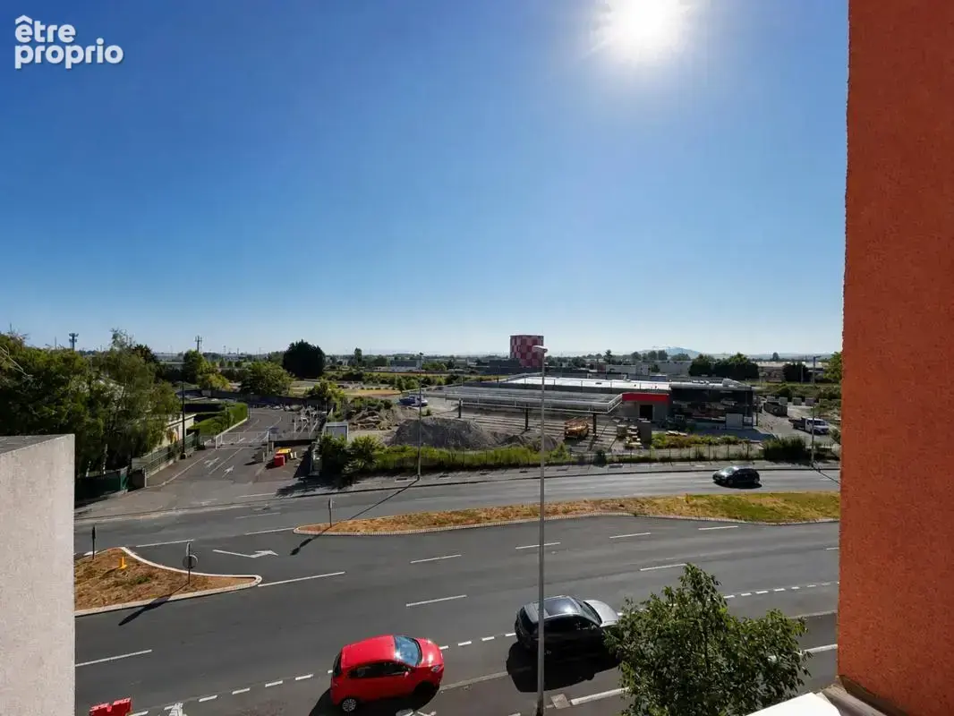 Appartement récent F3 de 67 m² avec parking et piscine - photo 18
