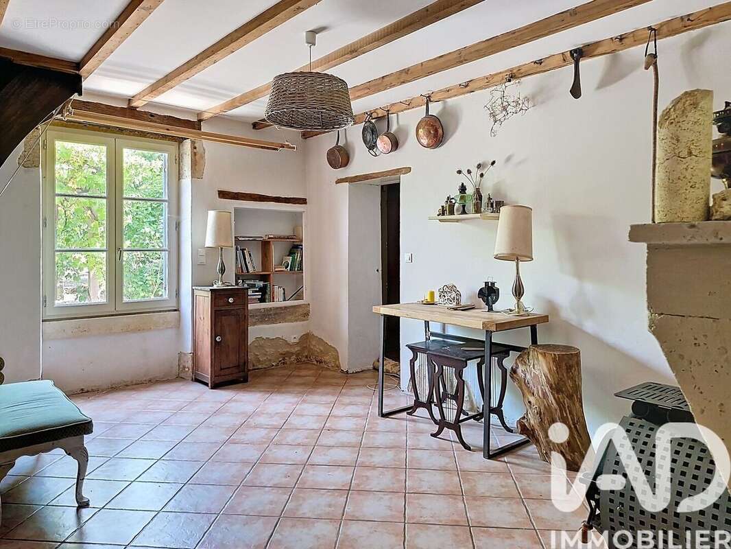 Maison 250 m² à Sainte-Radegonde  - photo 6