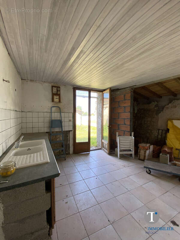 Maison à JAU-DIGNAC-ET-LOIRAC