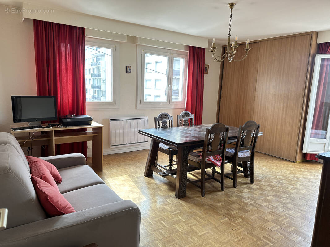 Appartement à SAINT-ETIENNE