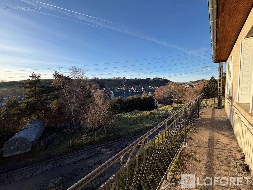 Maison Allanche 4 pièce(s) 101 m2 - photo 2
