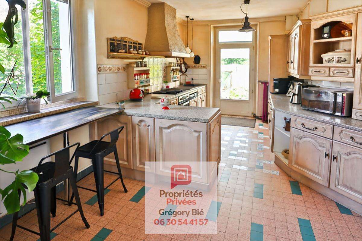 Maison de maître 7 pièce(s) 241 m2 - photo 7