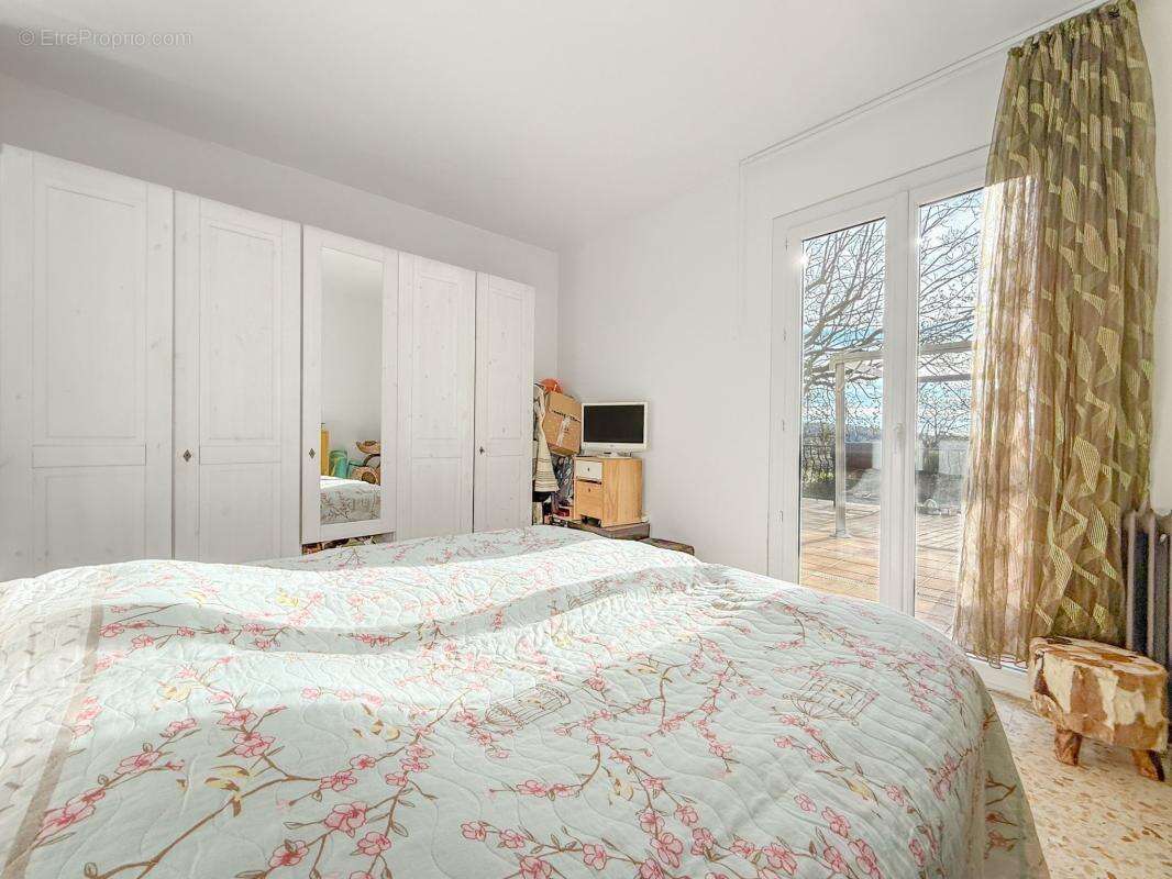 Maison à TOURRETTES-SUR-LOUP