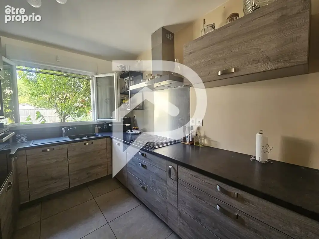 SOUS COMPROMIS - Maison La Boisse 4 pièce(s) 85.06 m2 - photo 2