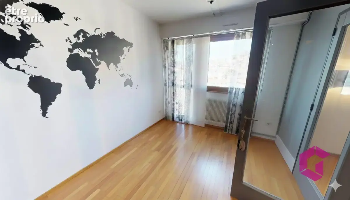 EXCLUSIVITE ! bel Appartement T4/T5 avec une architecture originale avec 2 balcons, cave et box , habitable de suite - photo 10