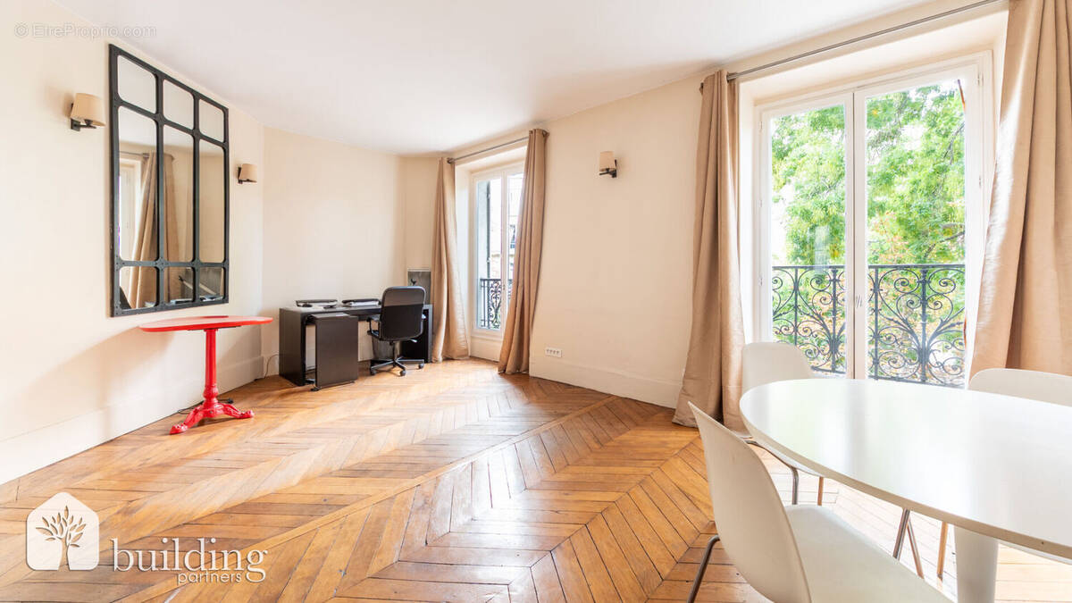 Appartement à PARIS-17E