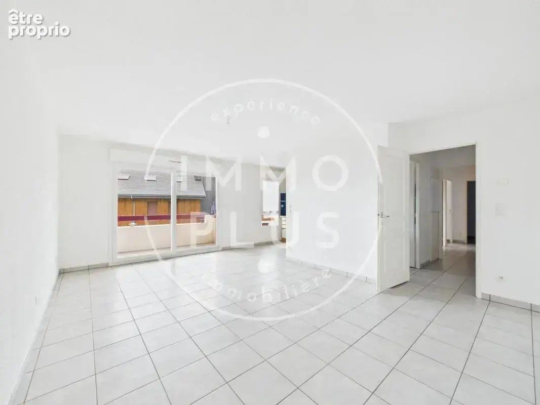 Vente - Appartement - 3 pièces + cuisine - 66,18 m² - 370 000 € - photo 3