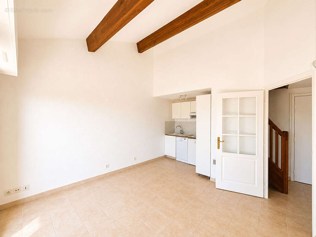 PORT FRÉJUS Duplex avec terrasse, garage et vue dégagée - photo 6