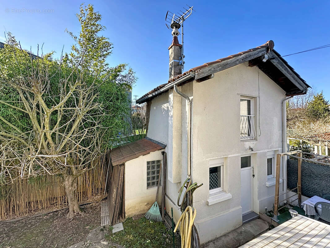 Maison à TASSIN-LA-DEMI-LUNE