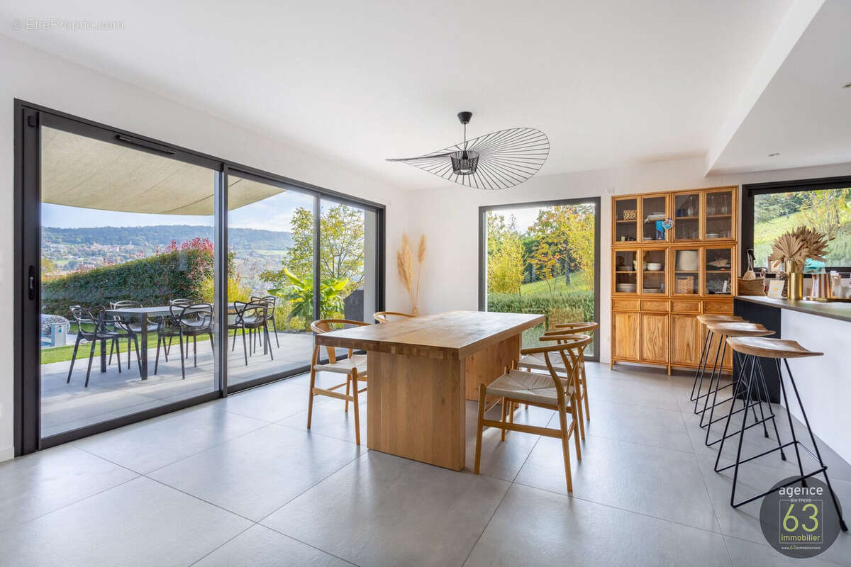 Maison à CLERMONT-FERRAND