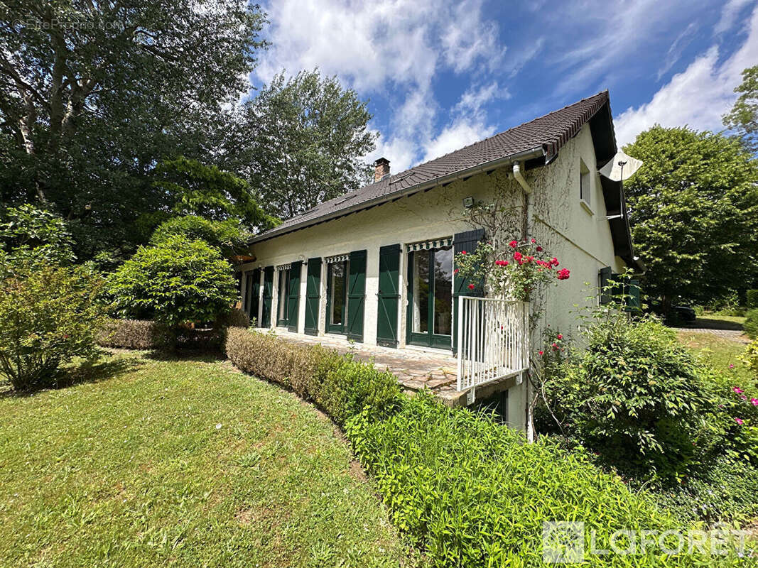 Maison à MILON-LA-CHAPELLE