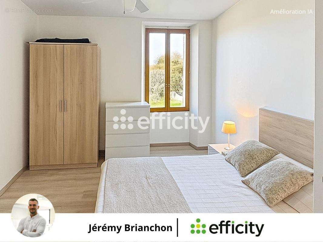 Maison à PEYROLLES-EN-PROVENCE