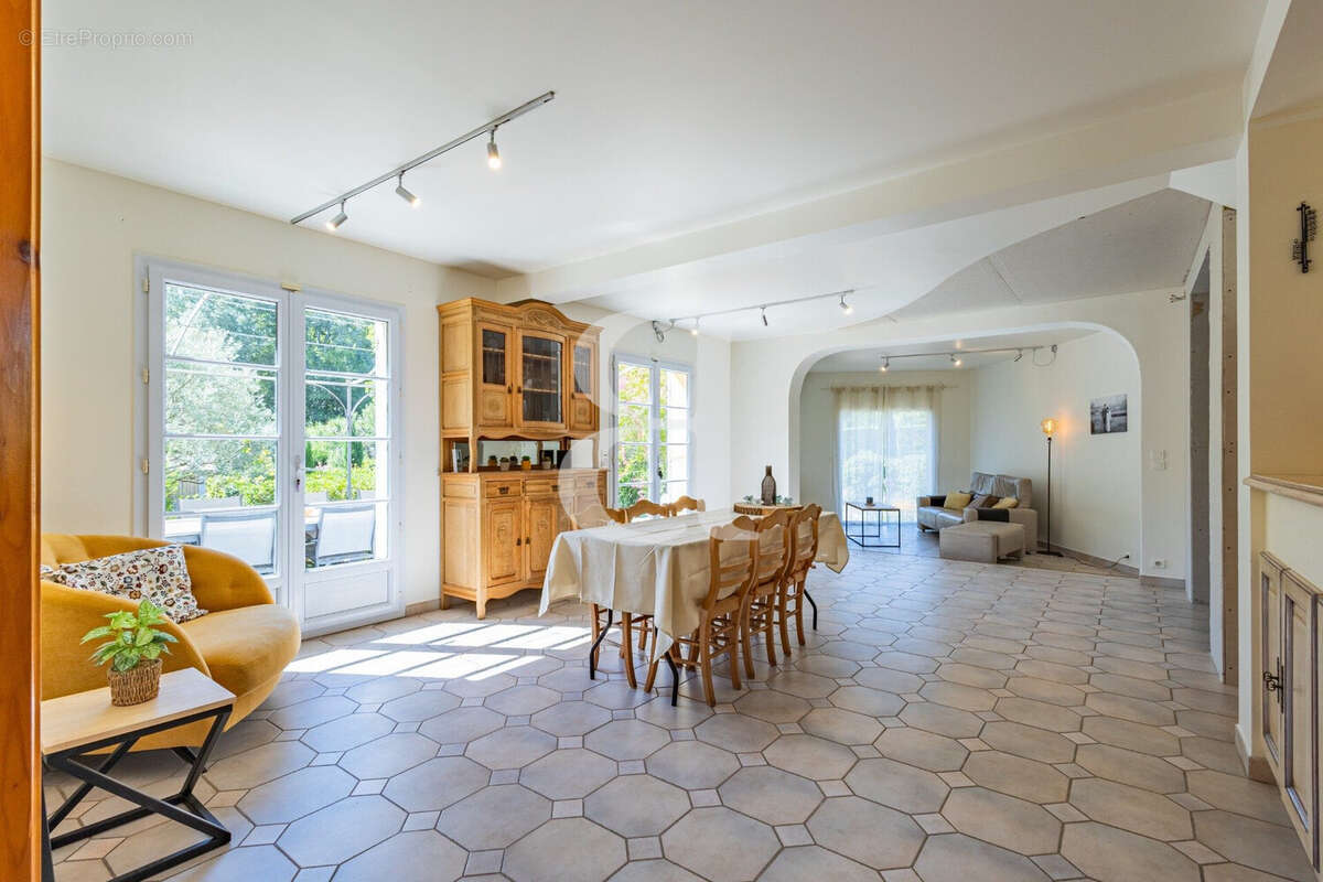 Maison à VAISON-LA-ROMAINE
