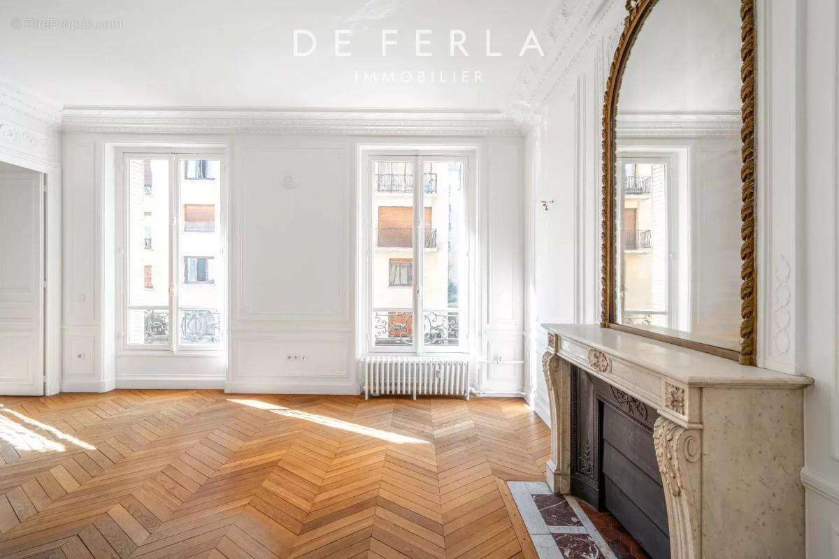 Appartement à NEUILLY-SUR-SEINE
