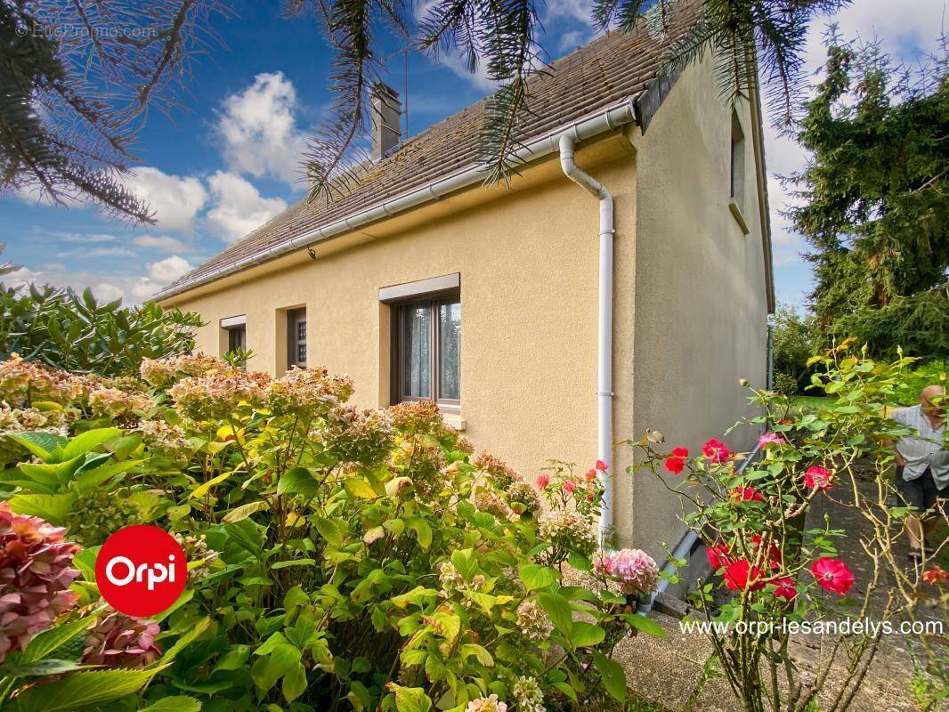 Maison à SAINT-CLAIR-SUR-EPTE