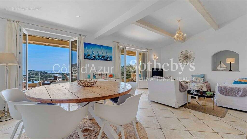 Maison à LES ISSAMBRES