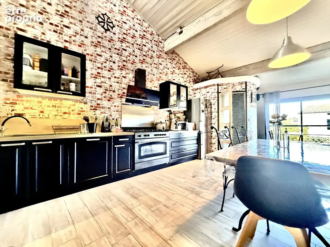 Trois Logements De Charme Dans Un Village Plein De Vie - photo 5