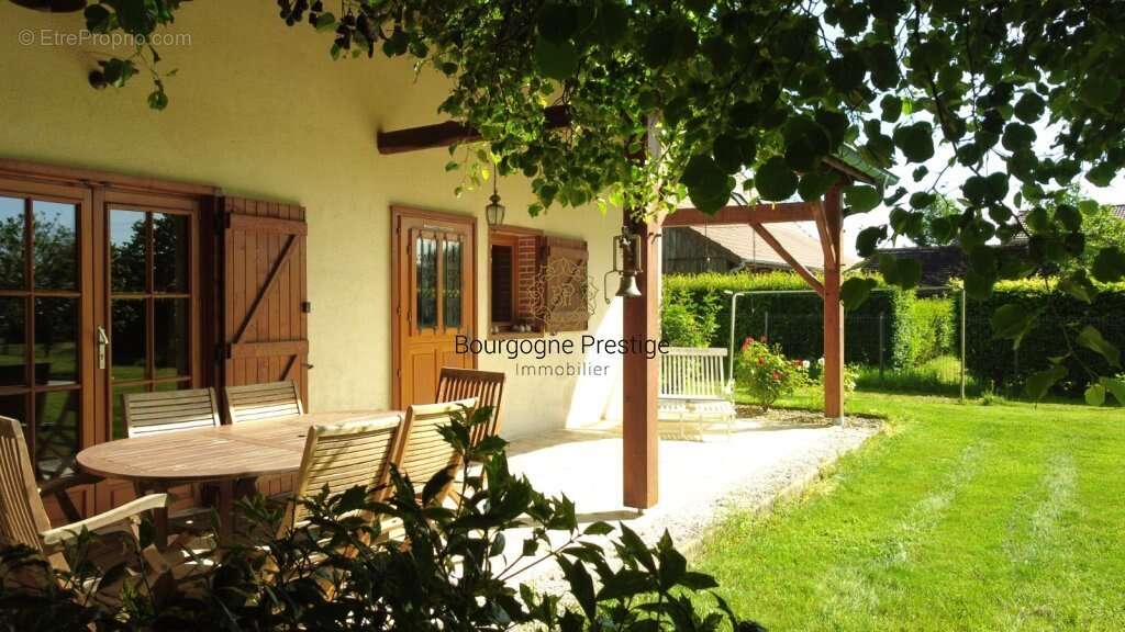 Belle longere des annees 1950 de 174 m² avec dependances, terrain de 3794 m² et mare - photo 9