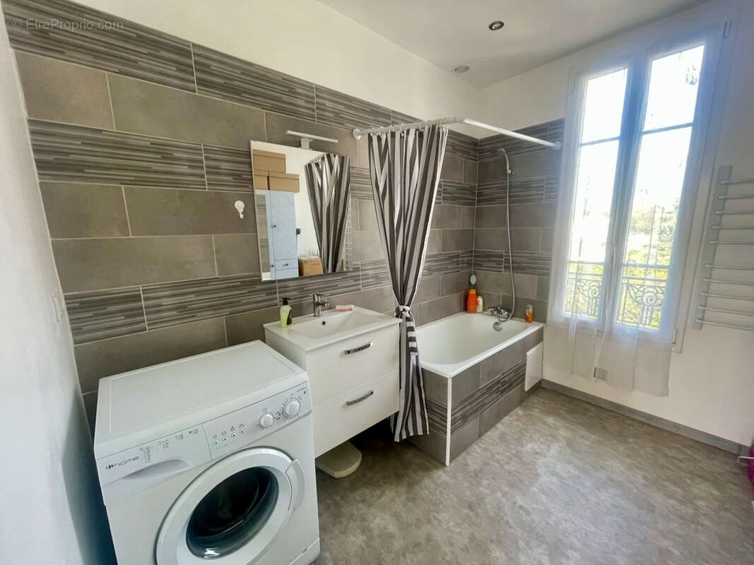 Appartement à SARTROUVILLE
