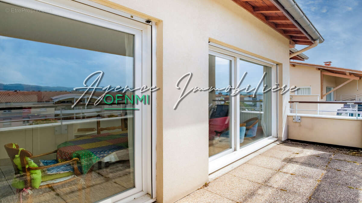 Appartement à CRAPONNE