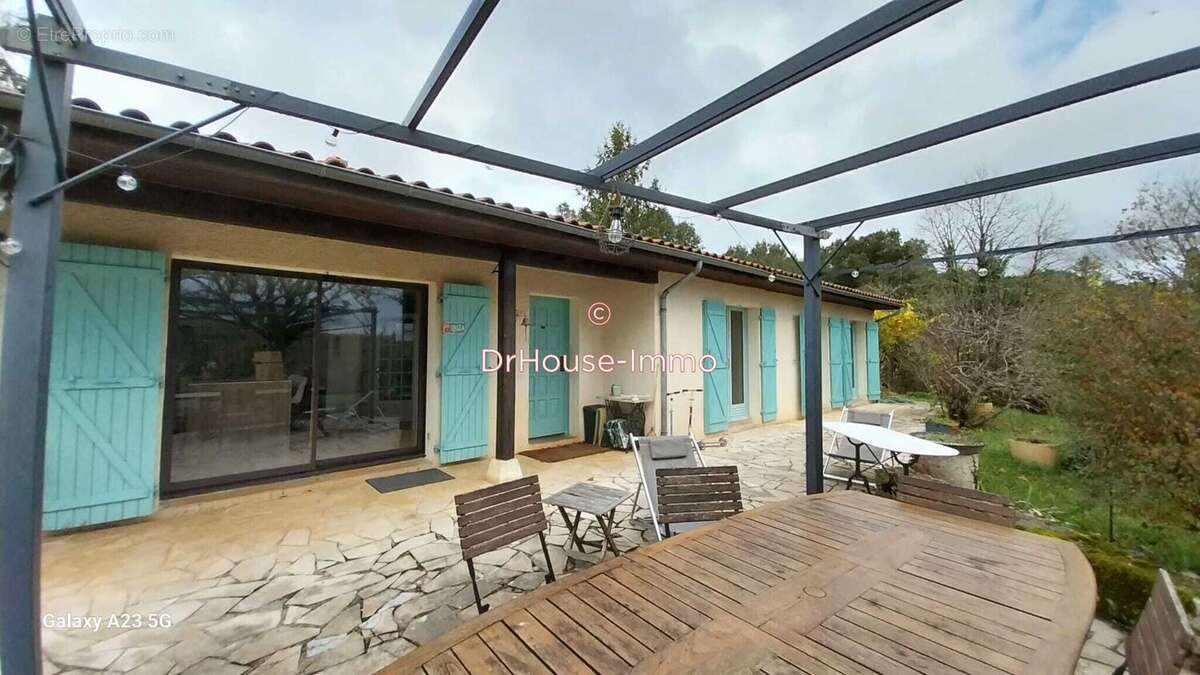 Maison 200 m² à Escamps  - photo 9