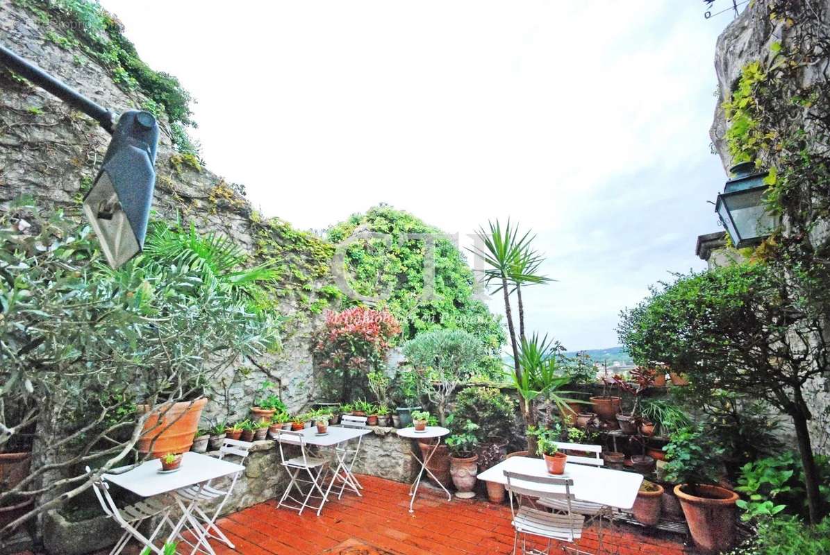 Maison à VAISON-LA-ROMAINE