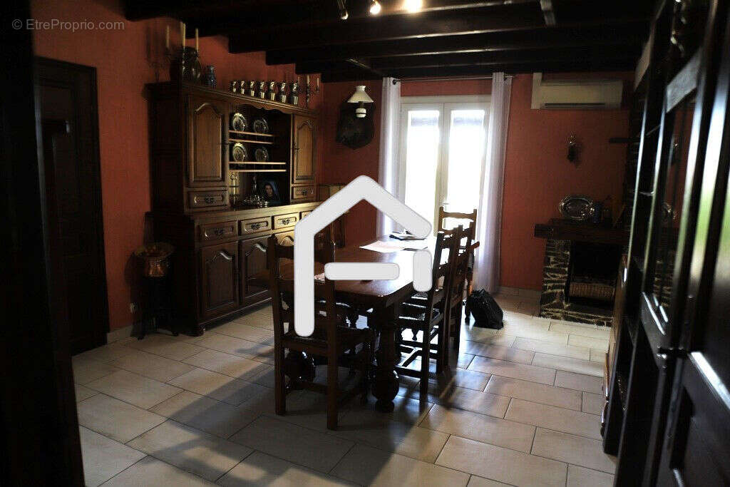 Maison à SAINT-JEAN-DU-FALGA