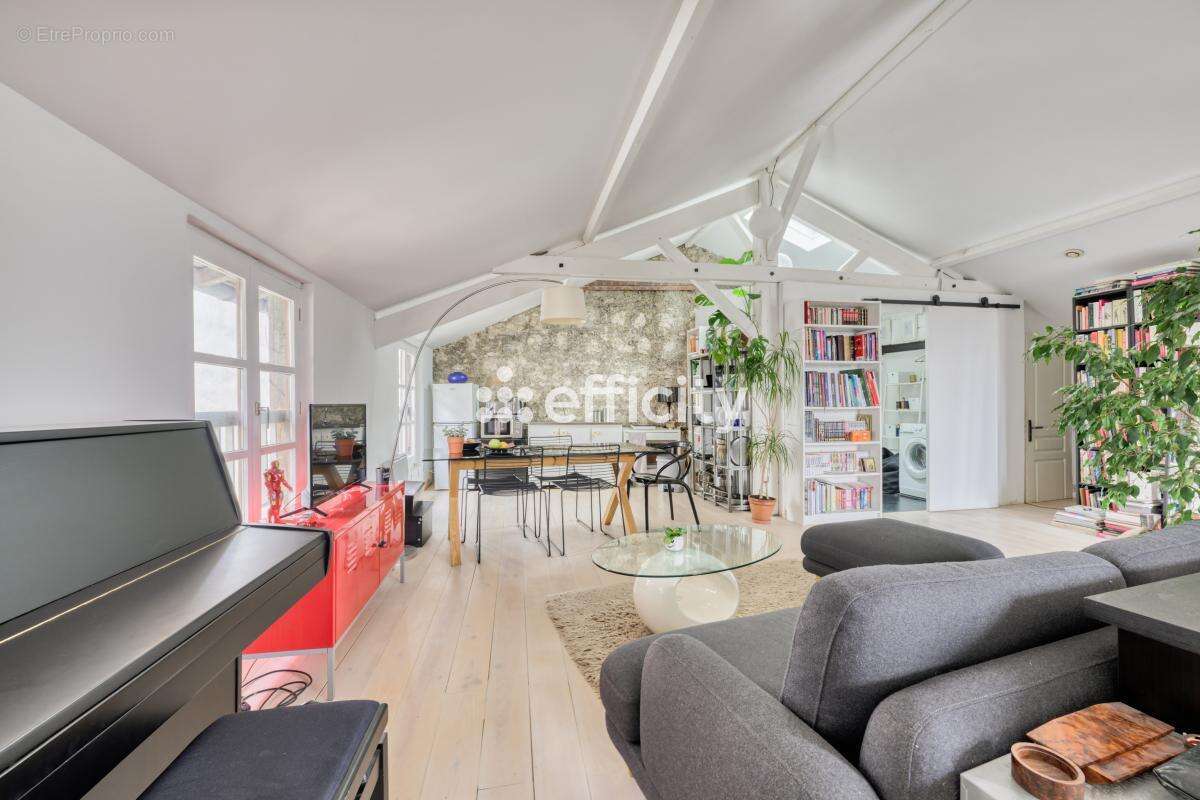 Appartement à COMBS-LA-VILLE