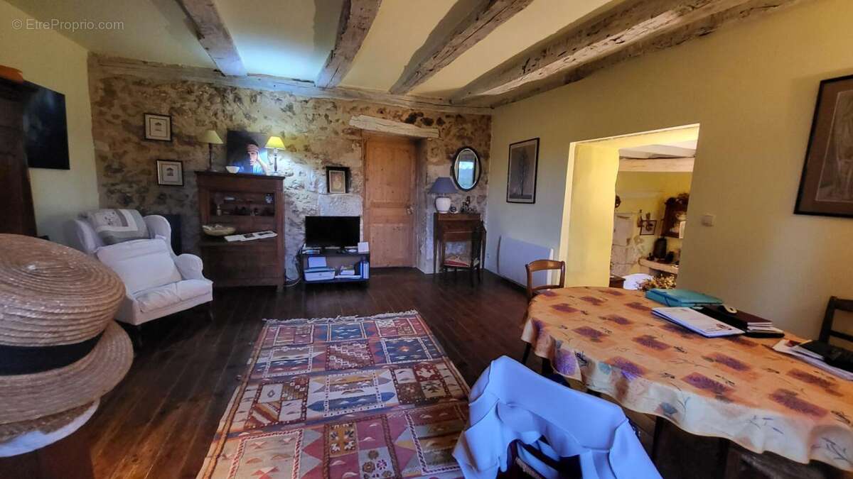 Maison à SAINT-JEAN-D&#039;ESTISSAC