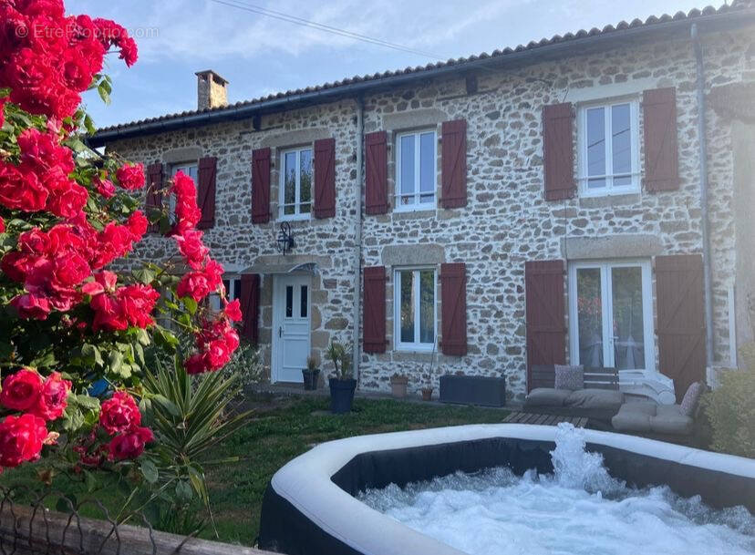 Maison à COGNAC-LA-FORET