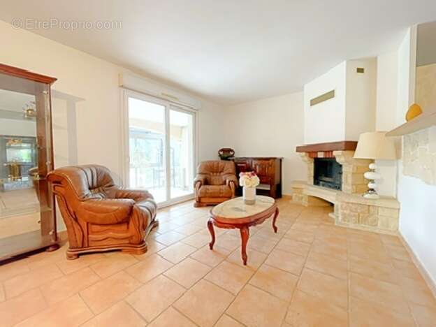 Maison à VINON-SUR-VERDON