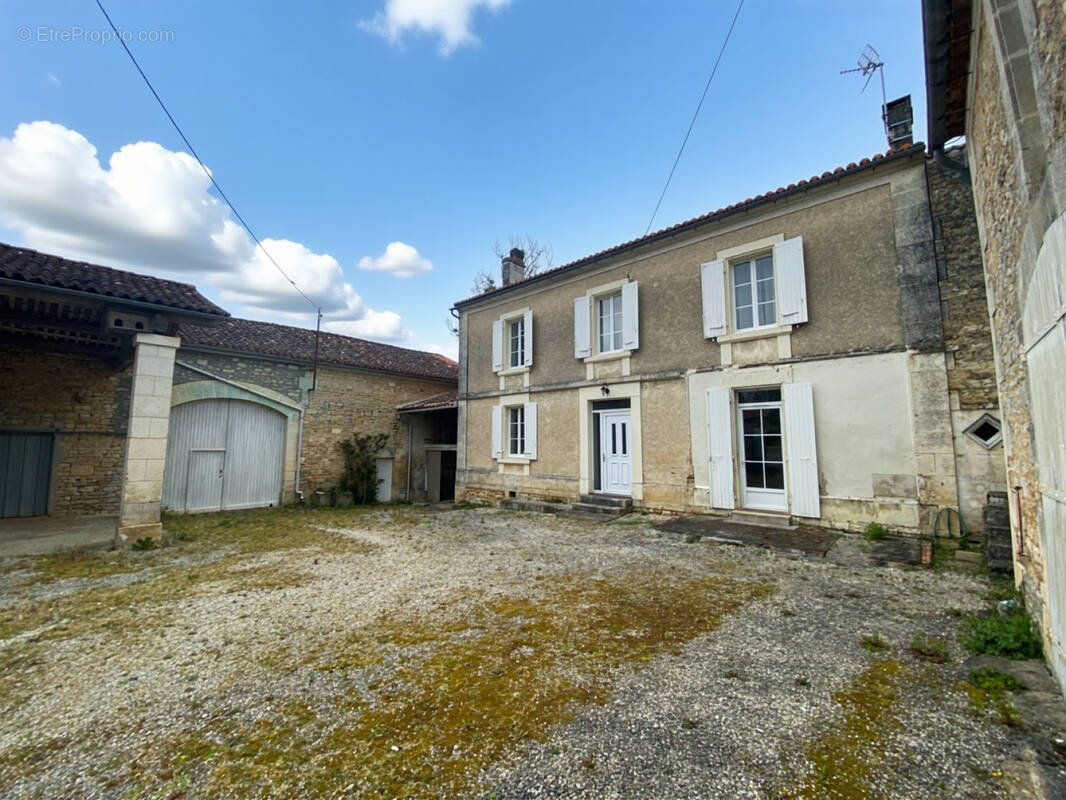 Maison à SAINT-SATURNIN