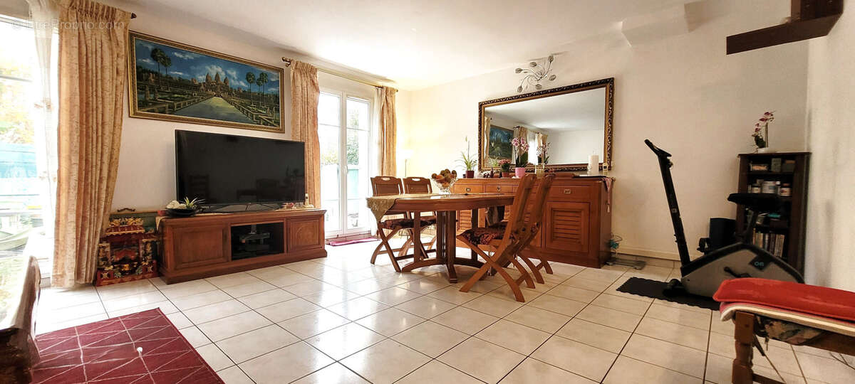Maison à SERRIS