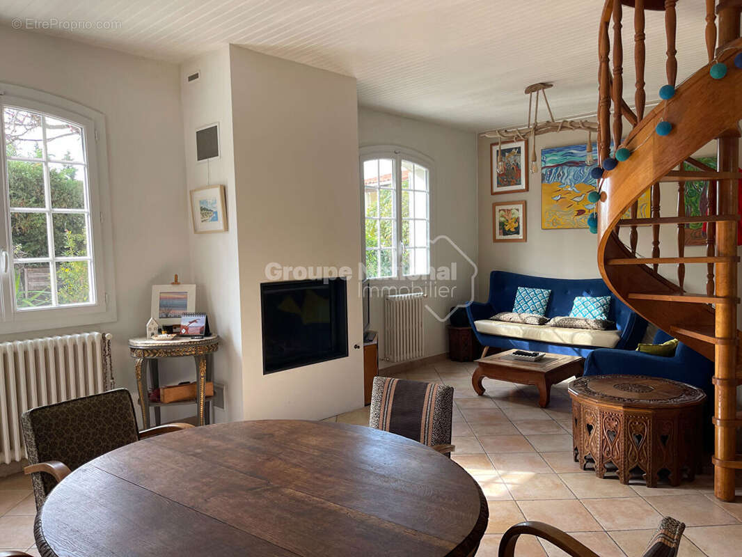 Maison à SAUSSET-LES-PINS