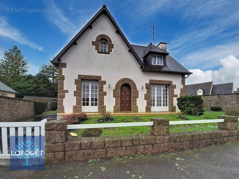 Maison à SAINT-BRICE-EN-COGLES