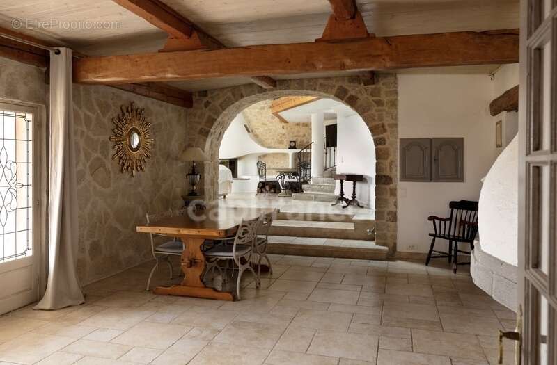Propriete à vendre 6 pièces GOURDON (06), vue mer, jardin de 6000 m², garage - photo 13
